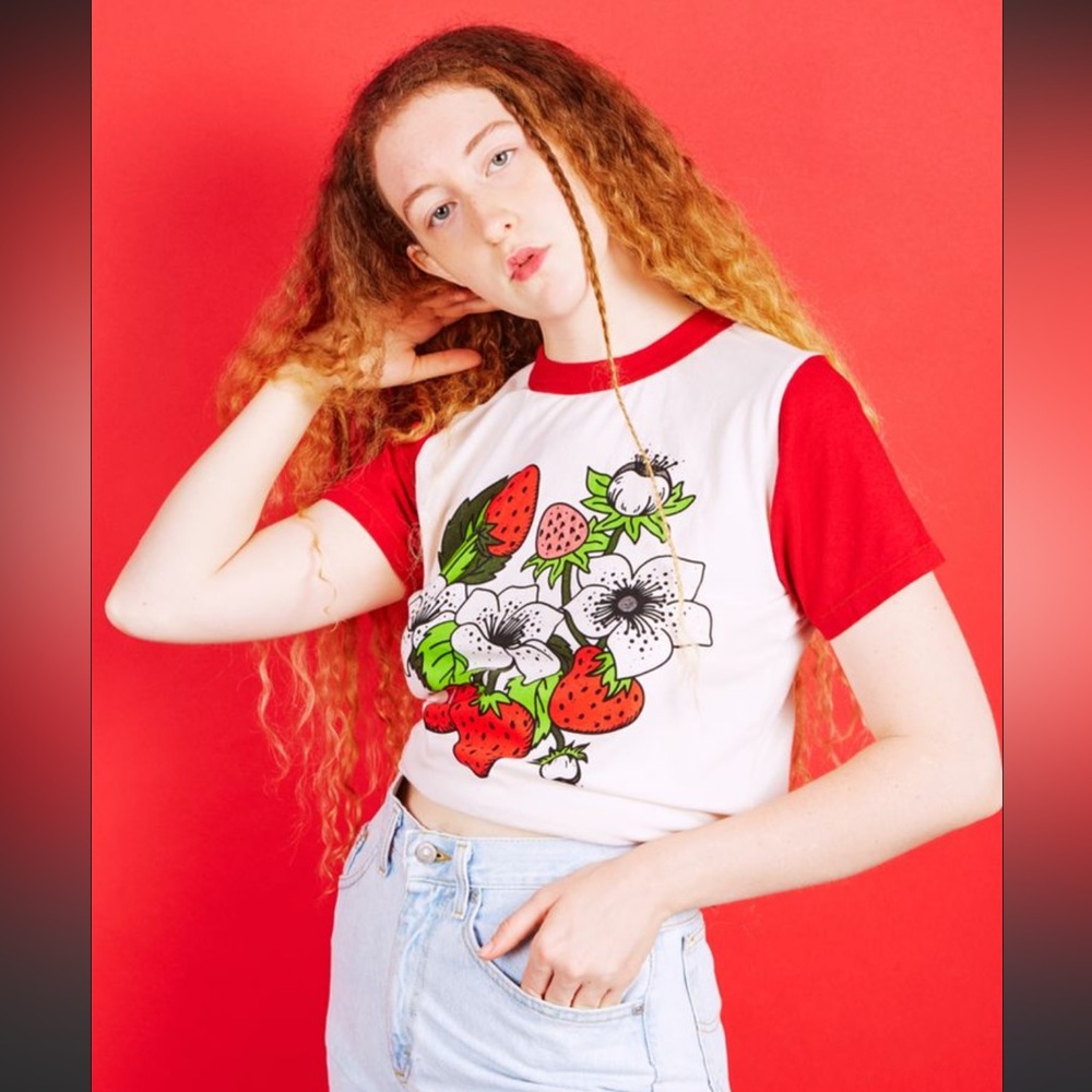 Big bud press strawberry tee